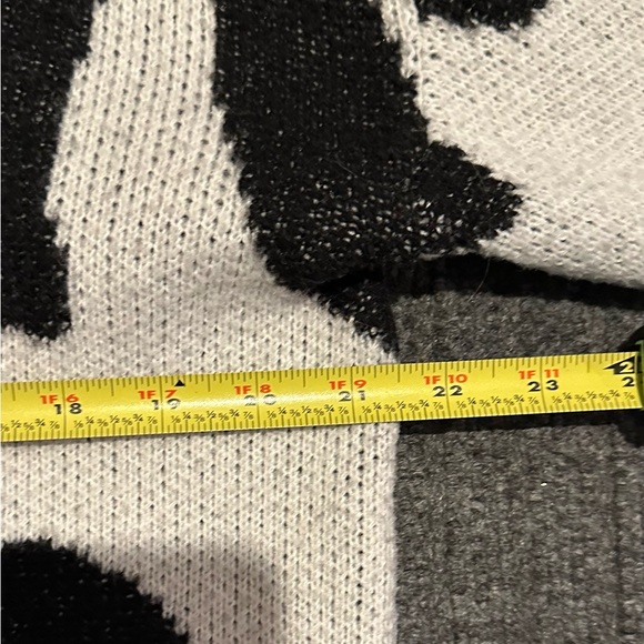 Black and White Crew Neck Sweater - Picture 9 of 13